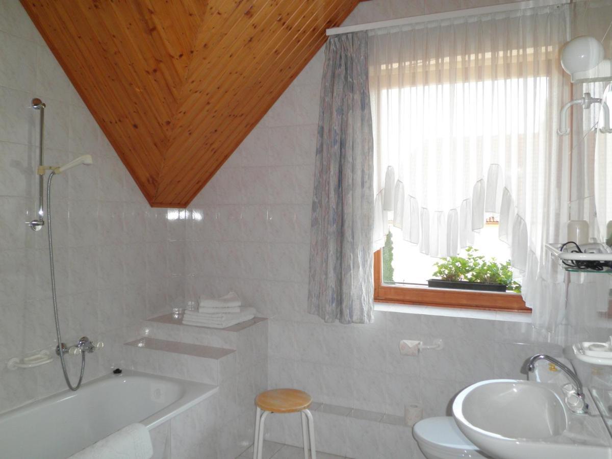 Bed and Breakfast Gruendner Vendeghaz Шіофок Екстер'єр фото