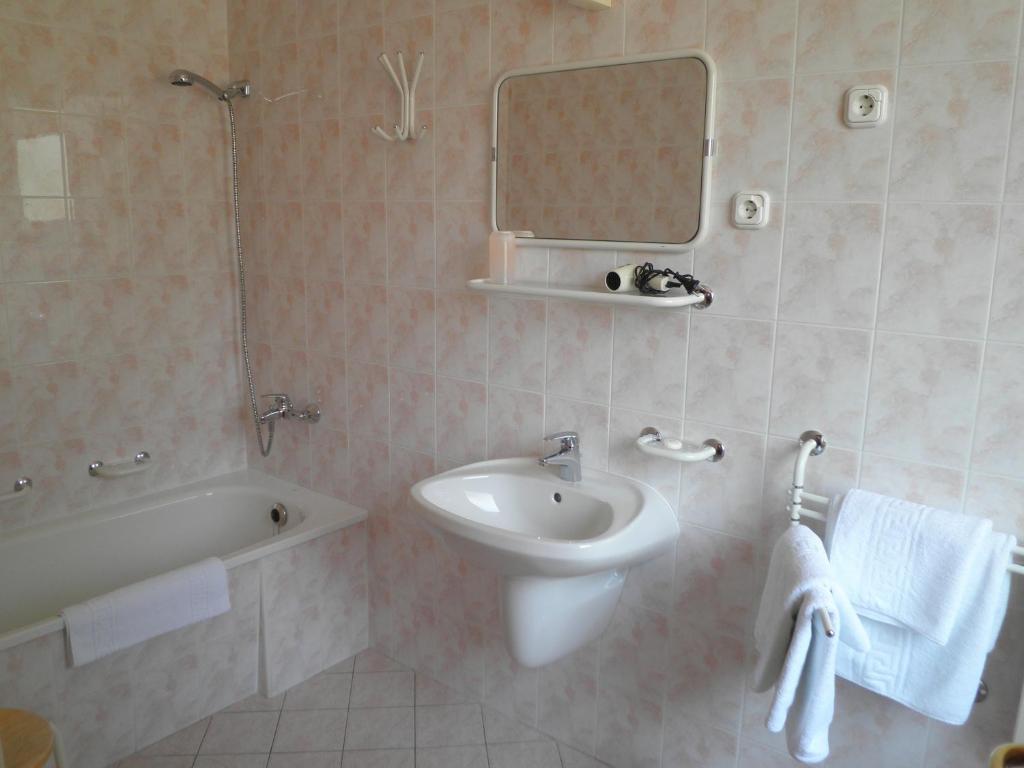 Bed and Breakfast Gruendner Vendeghaz Шіофок Номер фото